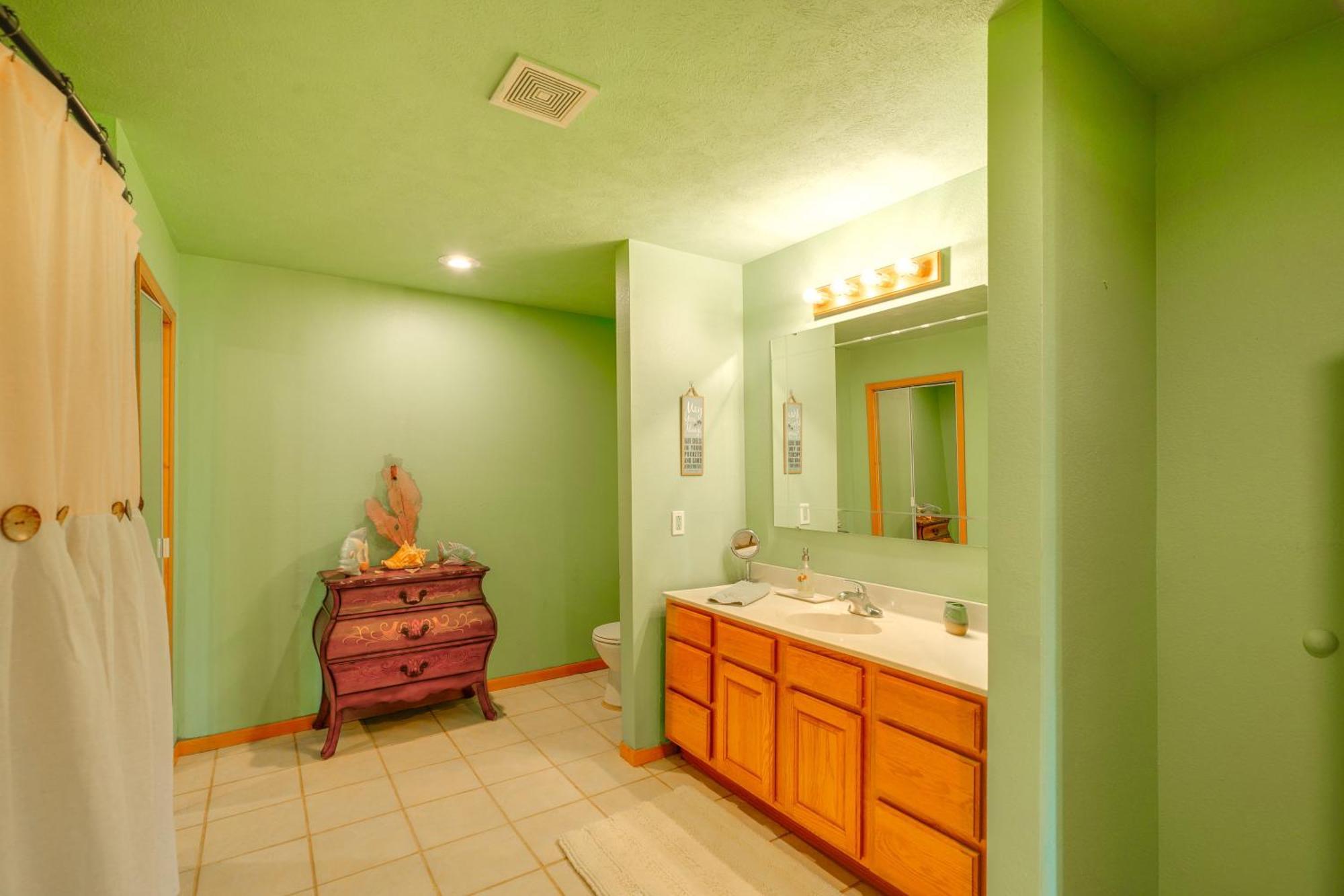 Spacious Ozarks Family Home - Private Pool And Grill バーボン郡 エクステリア 写真