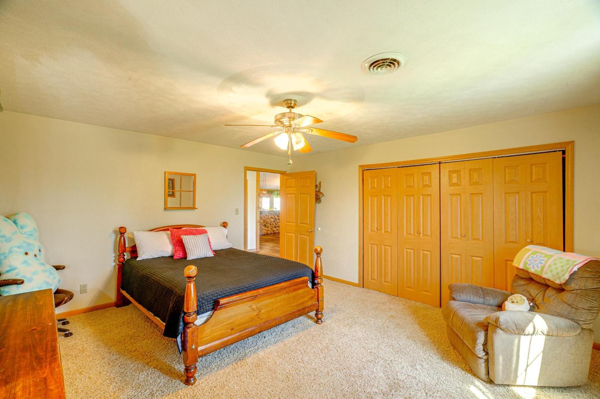 Spacious Ozarks Family Home - Private Pool And Grill バーボン郡 エクステリア 写真