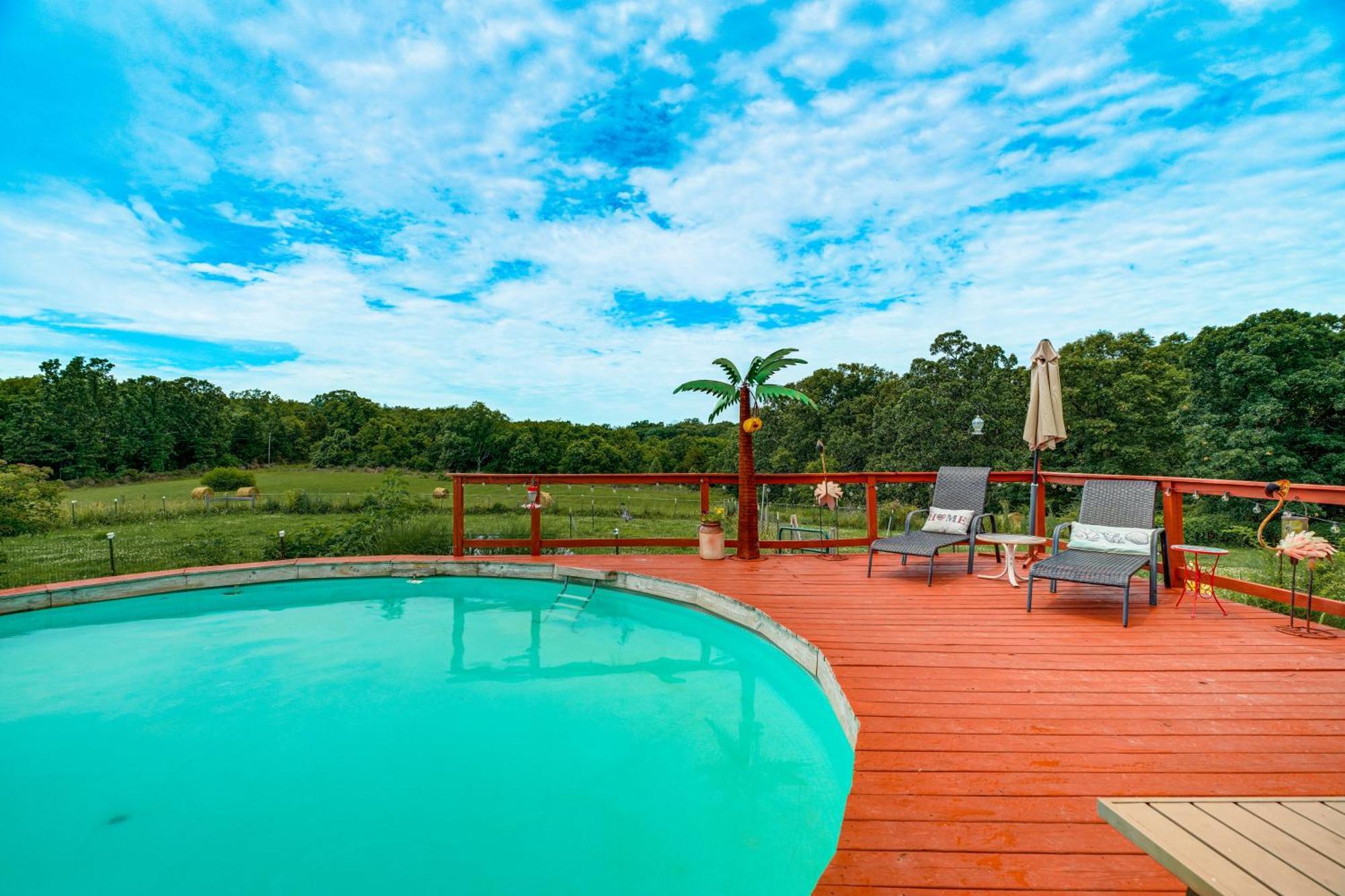 Spacious Ozarks Family Home - Private Pool And Grill バーボン郡 エクステリア 写真