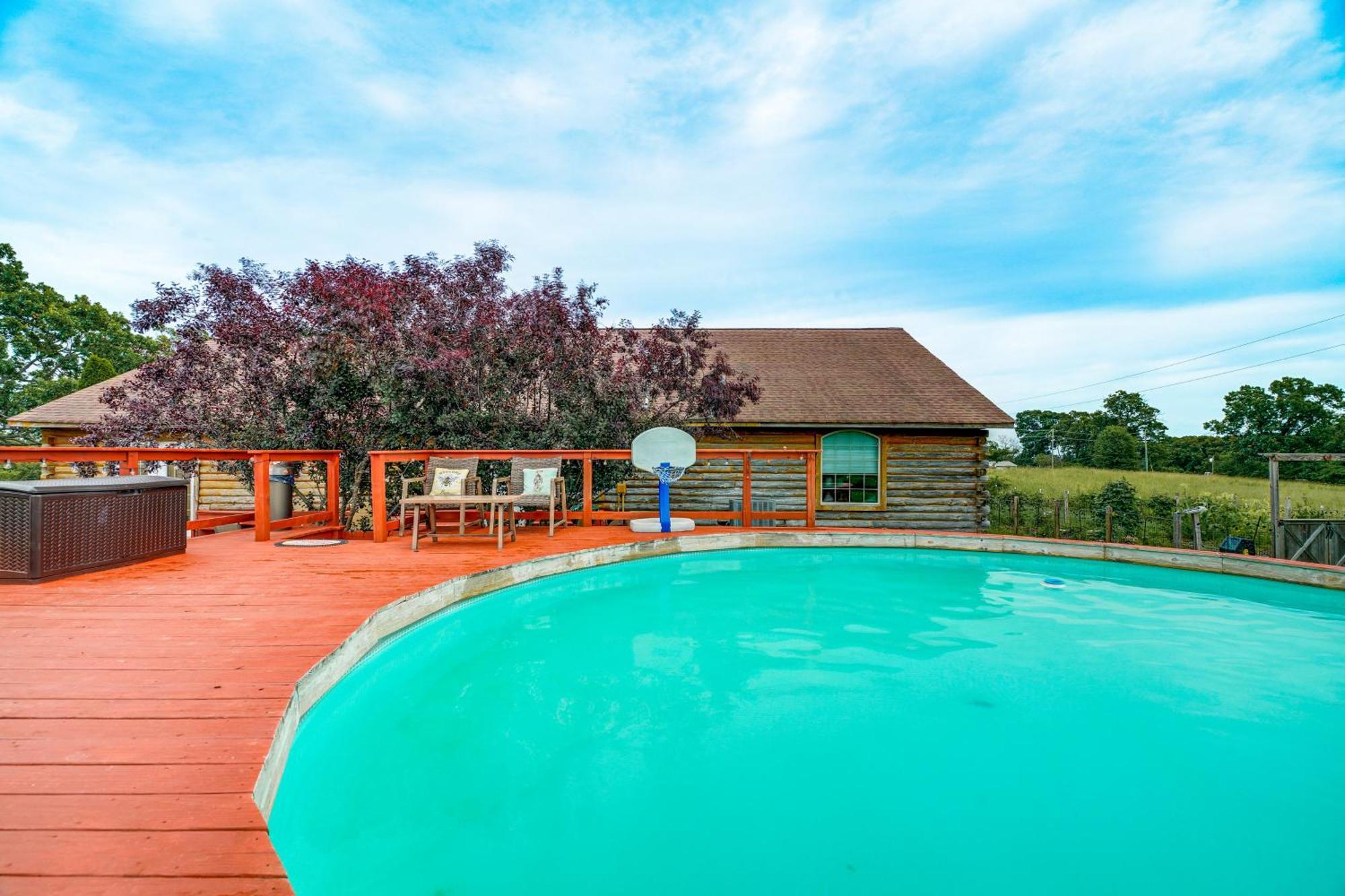Spacious Ozarks Family Home - Private Pool And Grill バーボン郡 エクステリア 写真