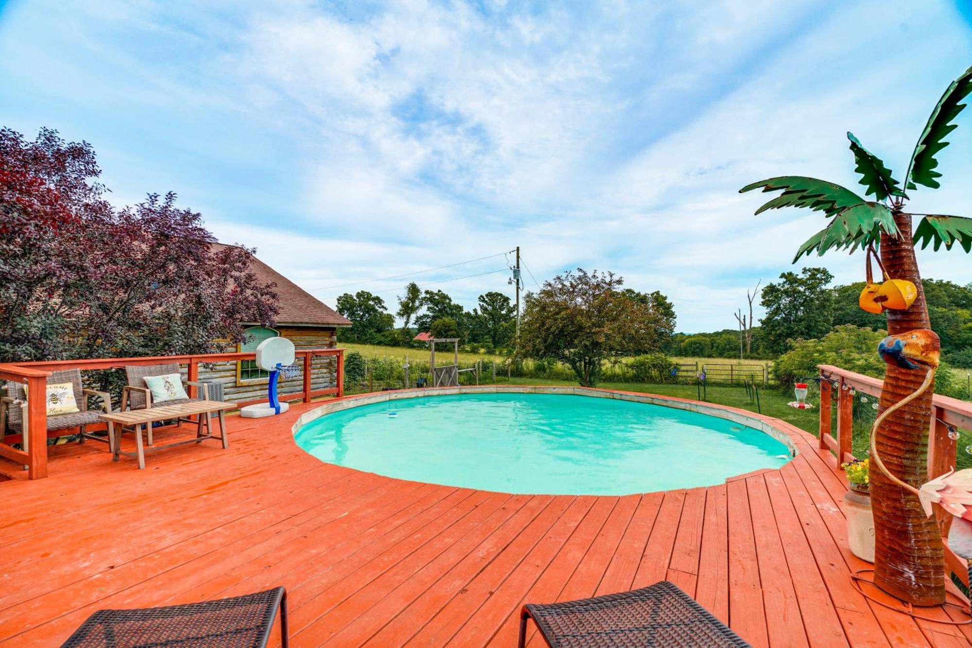 Spacious Ozarks Family Home - Private Pool And Grill バーボン郡 エクステリア 写真